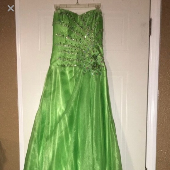 Tiffany Designs Dresses & Skirts - Formal Dress Tiffany Designs Dresses & Skirts - Formal Dress